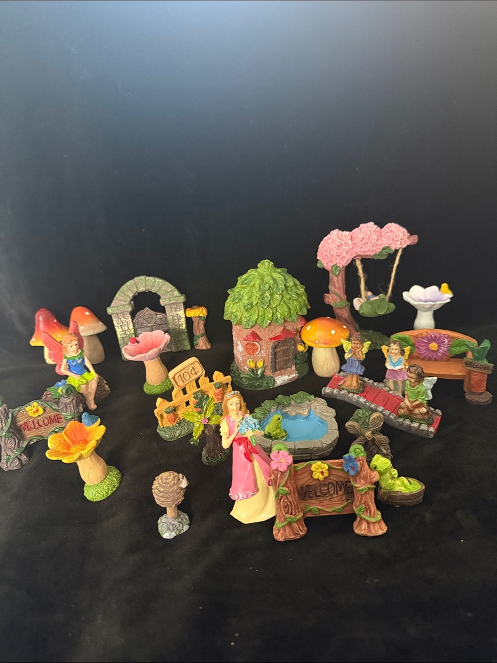 Miniature Fairy Garden 27 piece Accessory Set - Play
Terrariums, decor, cakes